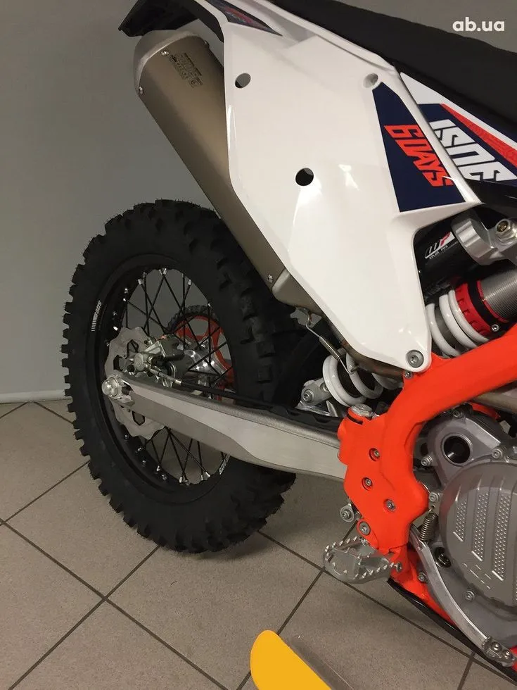 KTM 250  Image 4